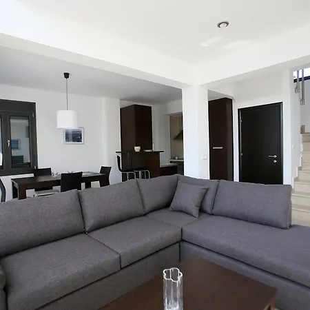 Sunny Sani Luxury باراليا ساني