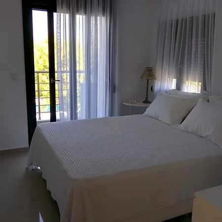 Sunny Sani Luxury باراليا ساني