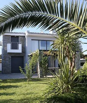 Sunny Sani Luxury فيلة باراليا ساني