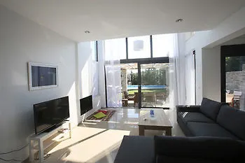Sunny Sani Luxury فيلة باراليا ساني