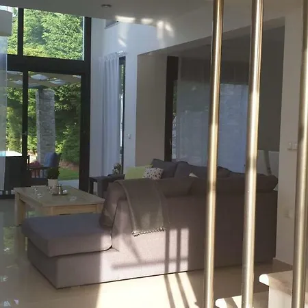 Sunny Sani Luxury فيلة باراليا ساني