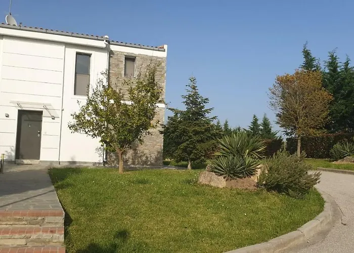 Willa Sunny Sani Luxury