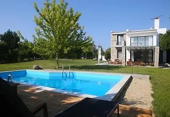 Sunny Sani Luxury Vilă *