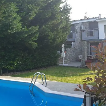 Sunny Sani Luxury