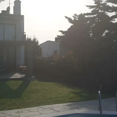 Sunny Sani Luxury Vilă *